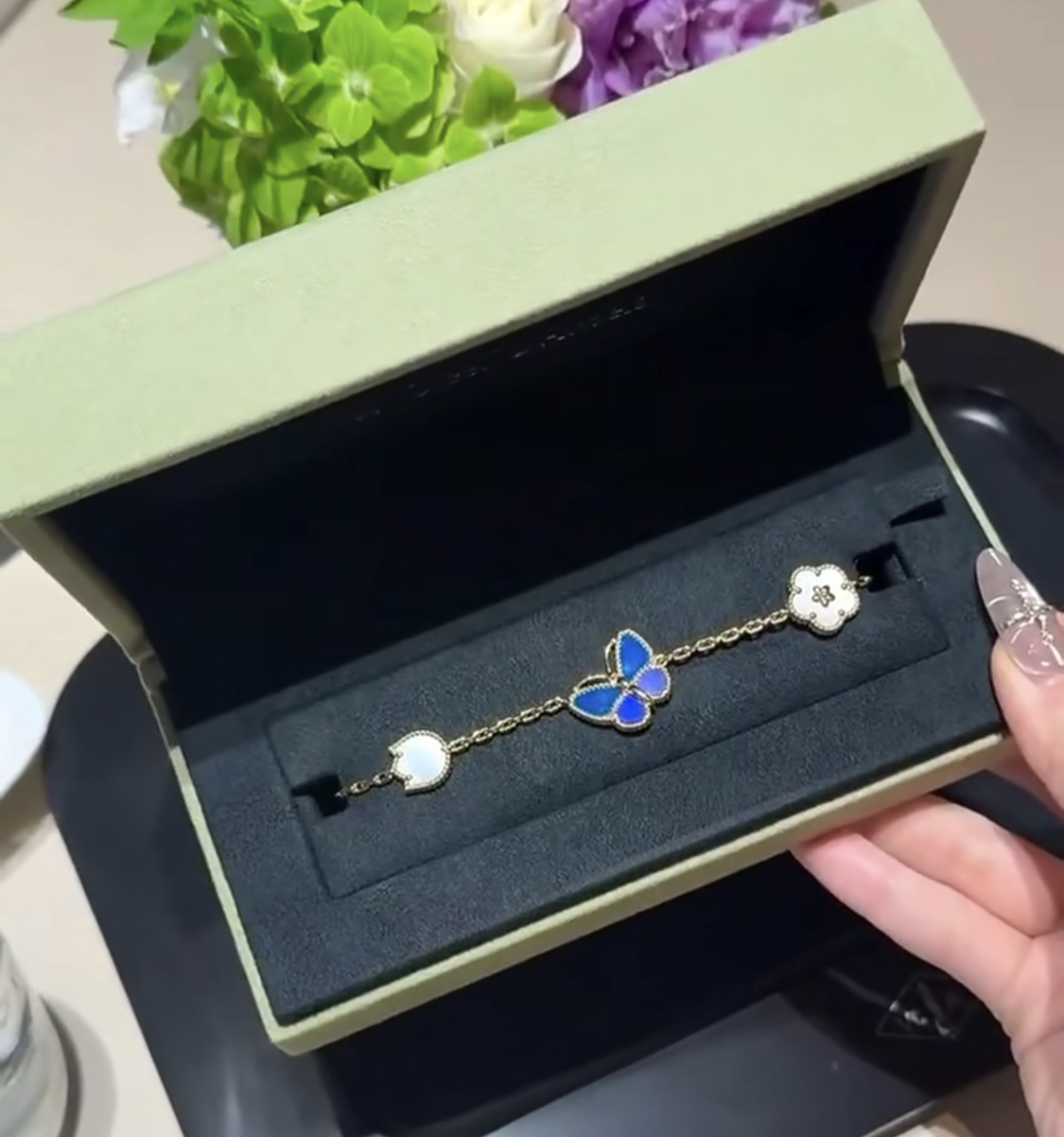 Van Cleef & Arpels Bracelet-33