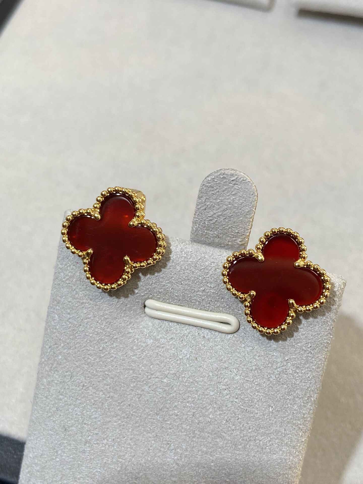 Van Cleef & Arpels earring-1