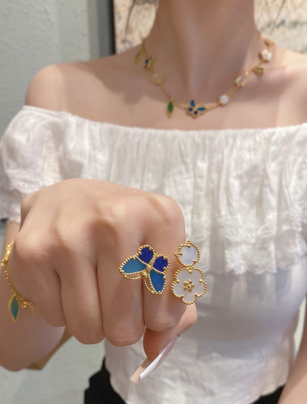 Van Cleef & Arpels ring-89