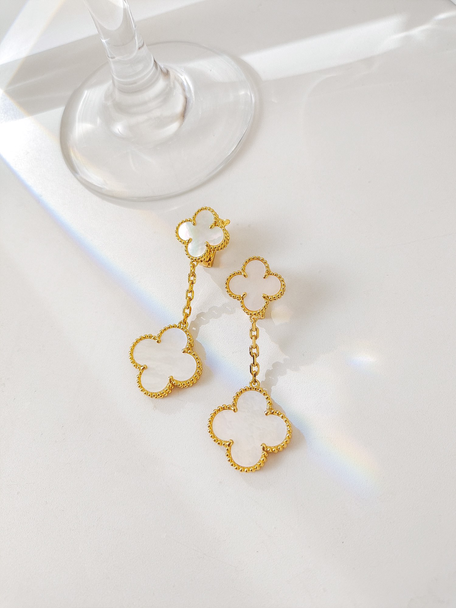Van Cleef & Arpels earring-123