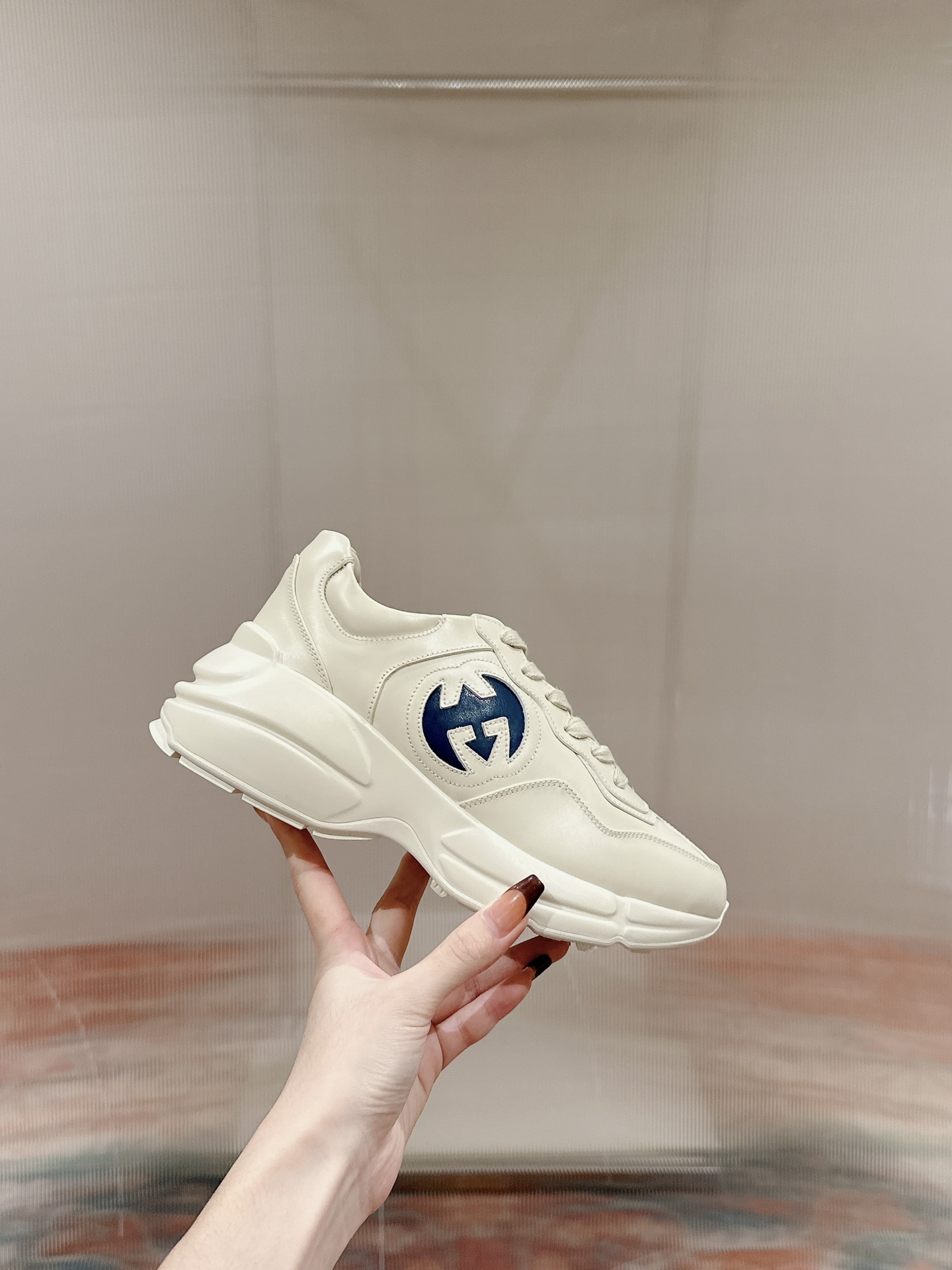 Gucci Sneakers-122