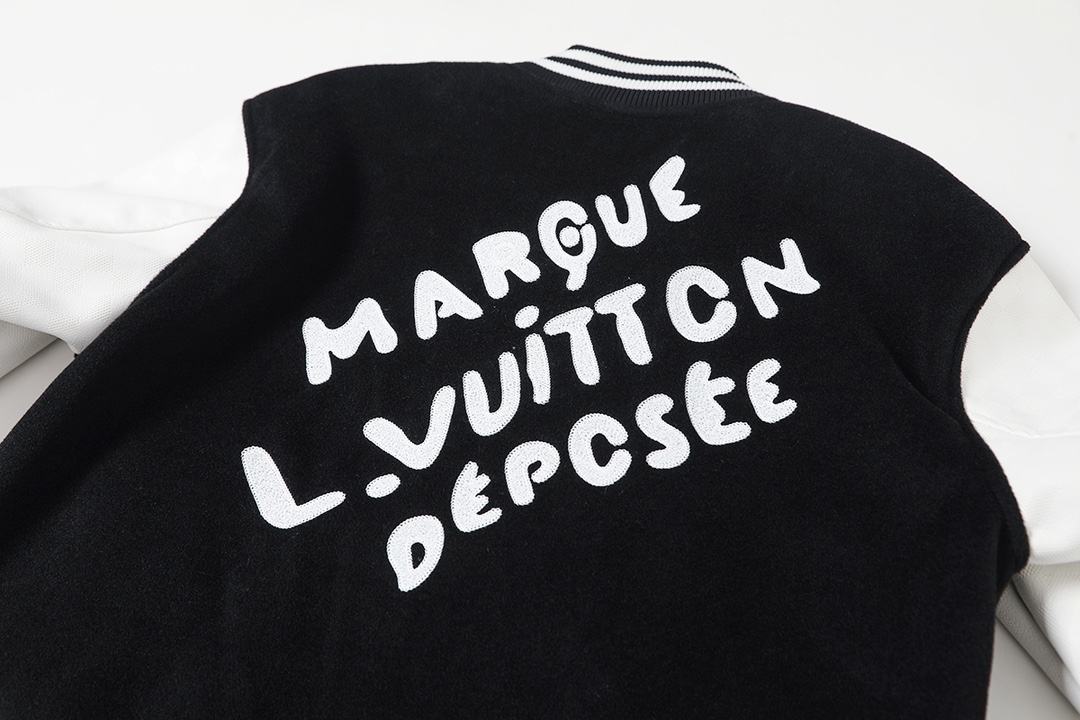 LV Clothing-270
