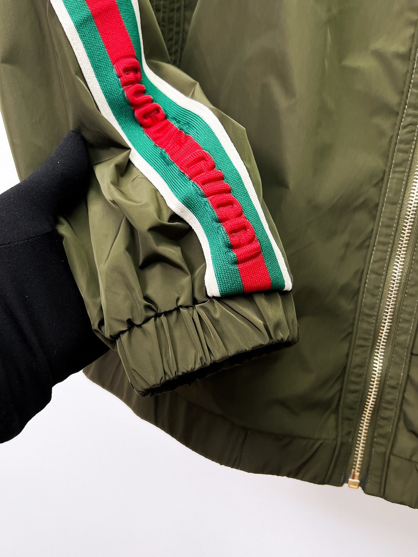 Gucci Clothing-186