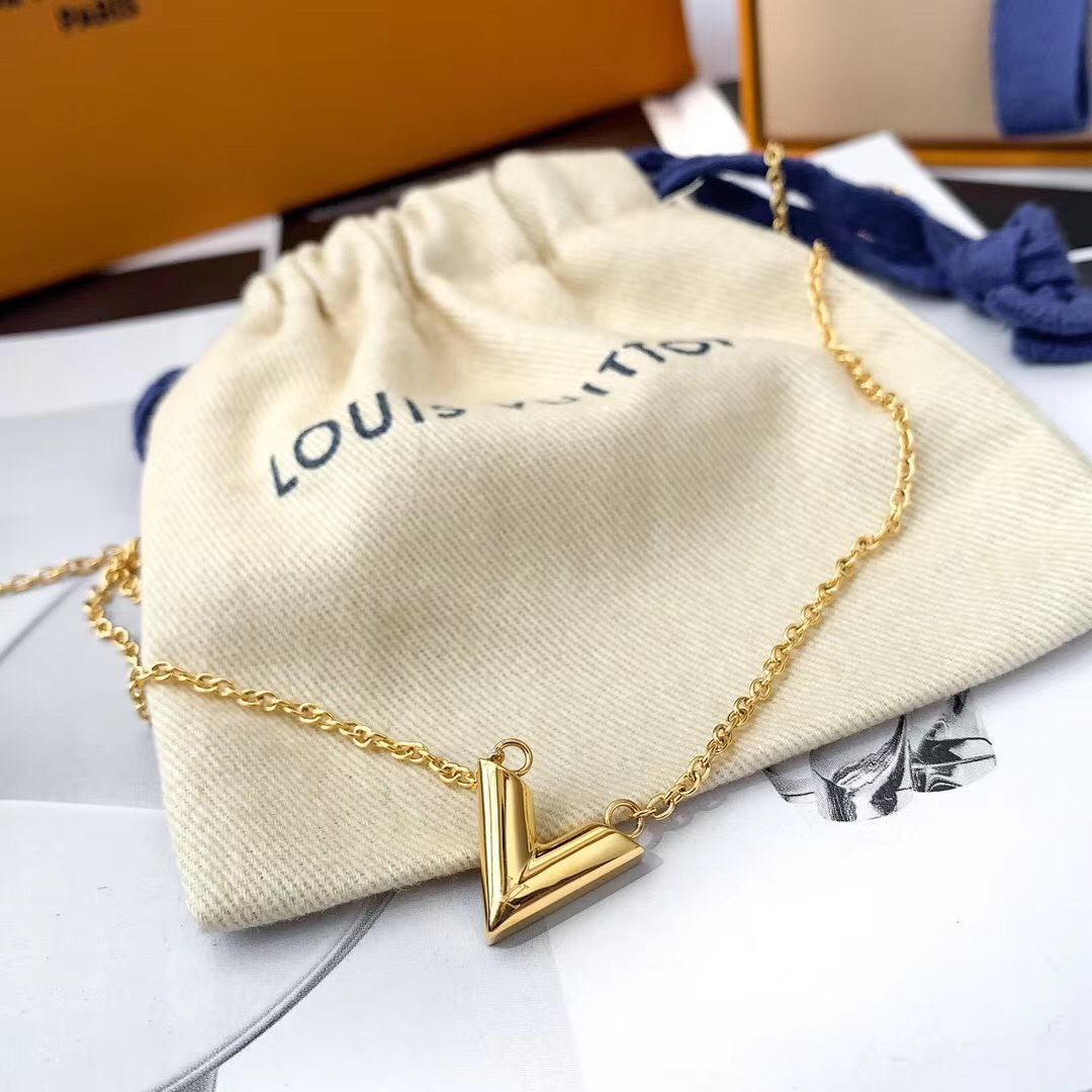 LV necklace-15