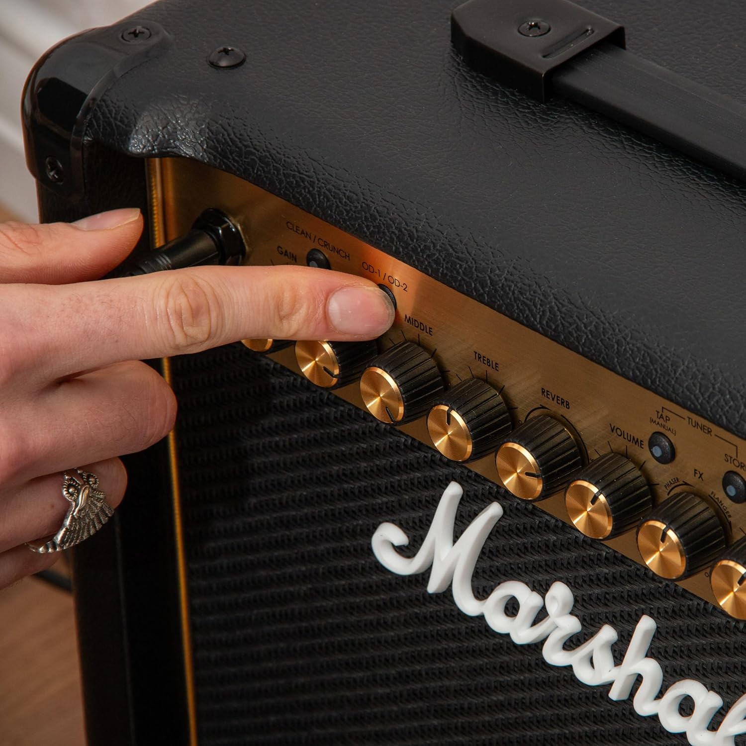Marshall MG Gold Series, MG15GFX 15W Guitar Combo Amplifier