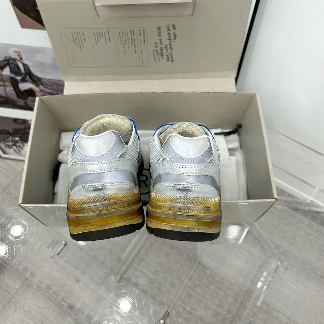 Golden Goose Sneakers-82