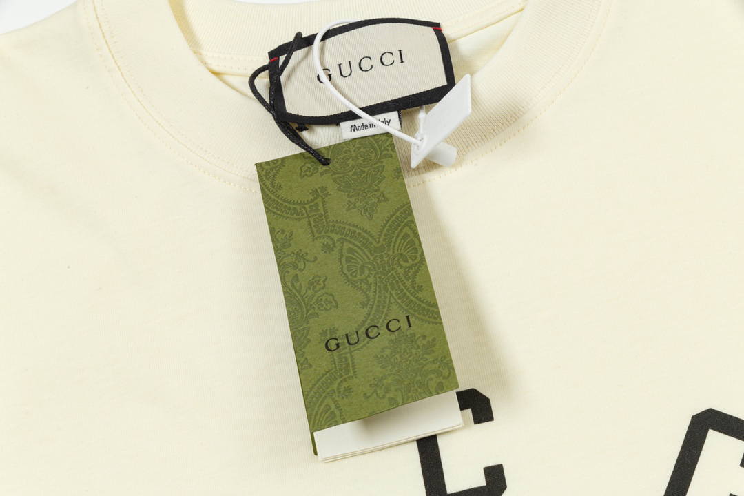 Gucci clothing-87