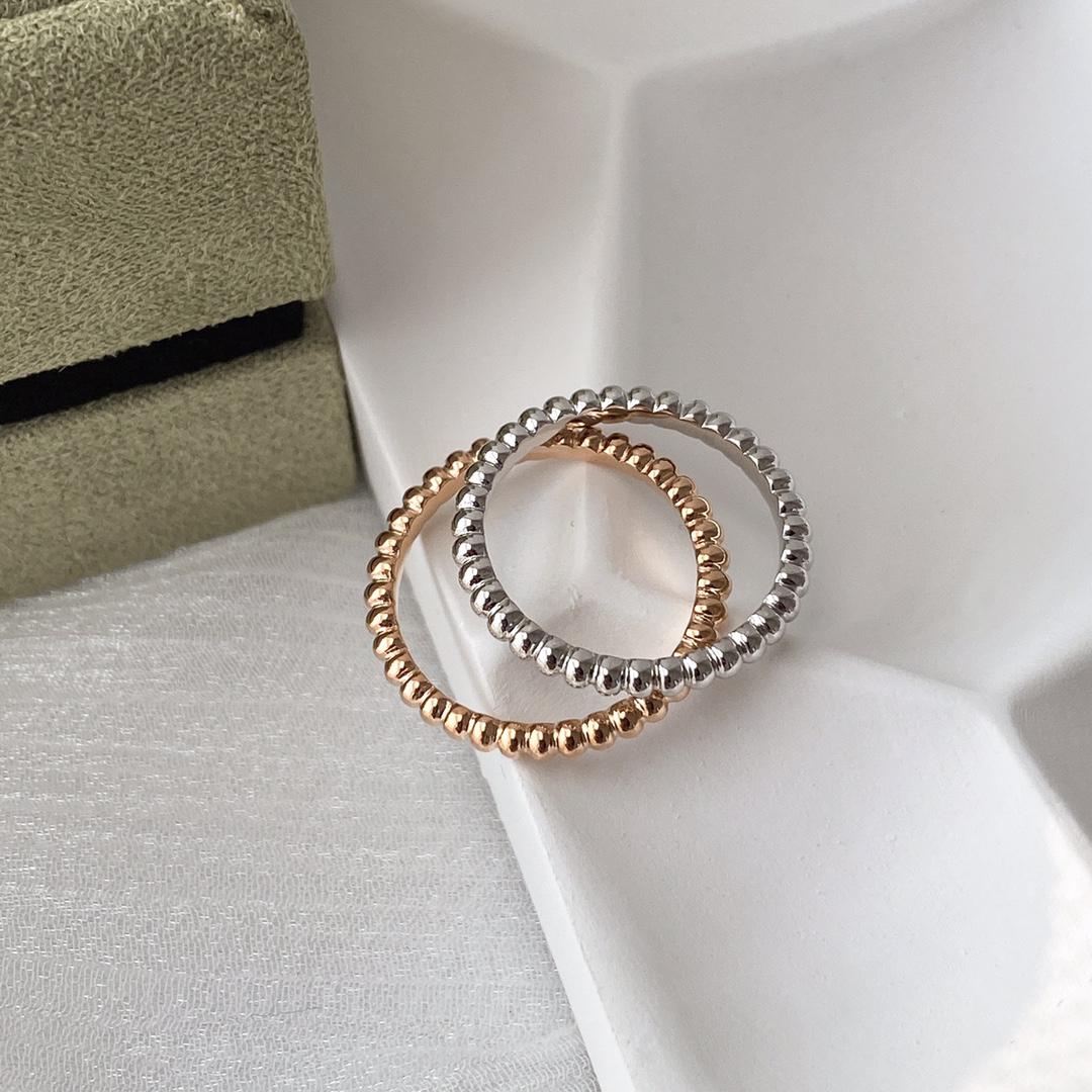 Van Cleef & Arpels ring-96