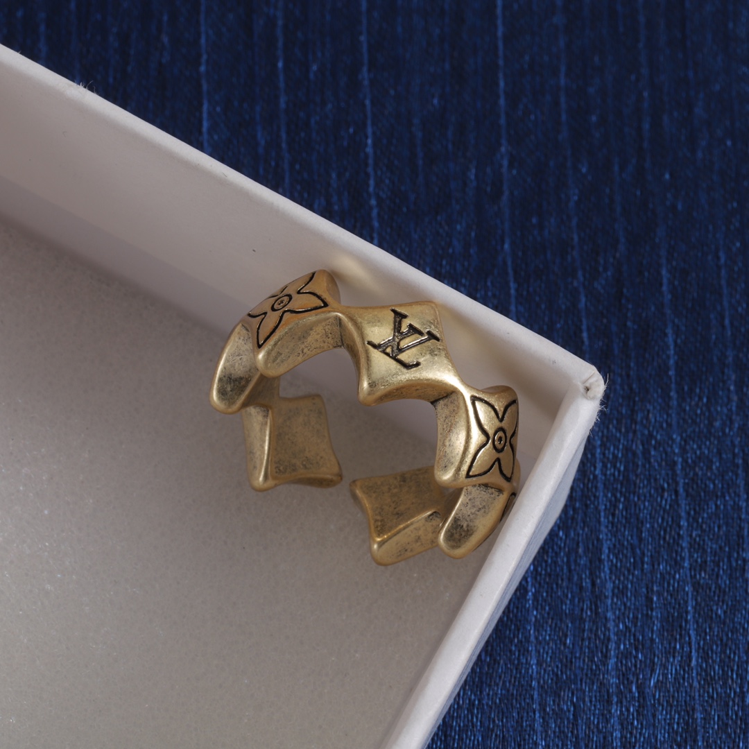LV ring-56