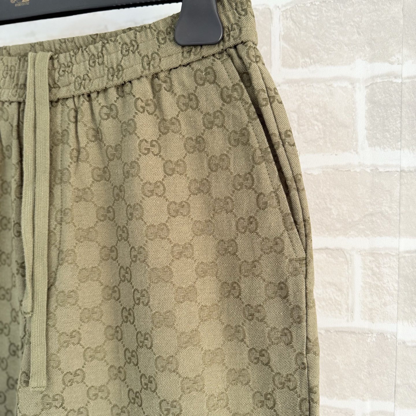 Gucci Clothing-119