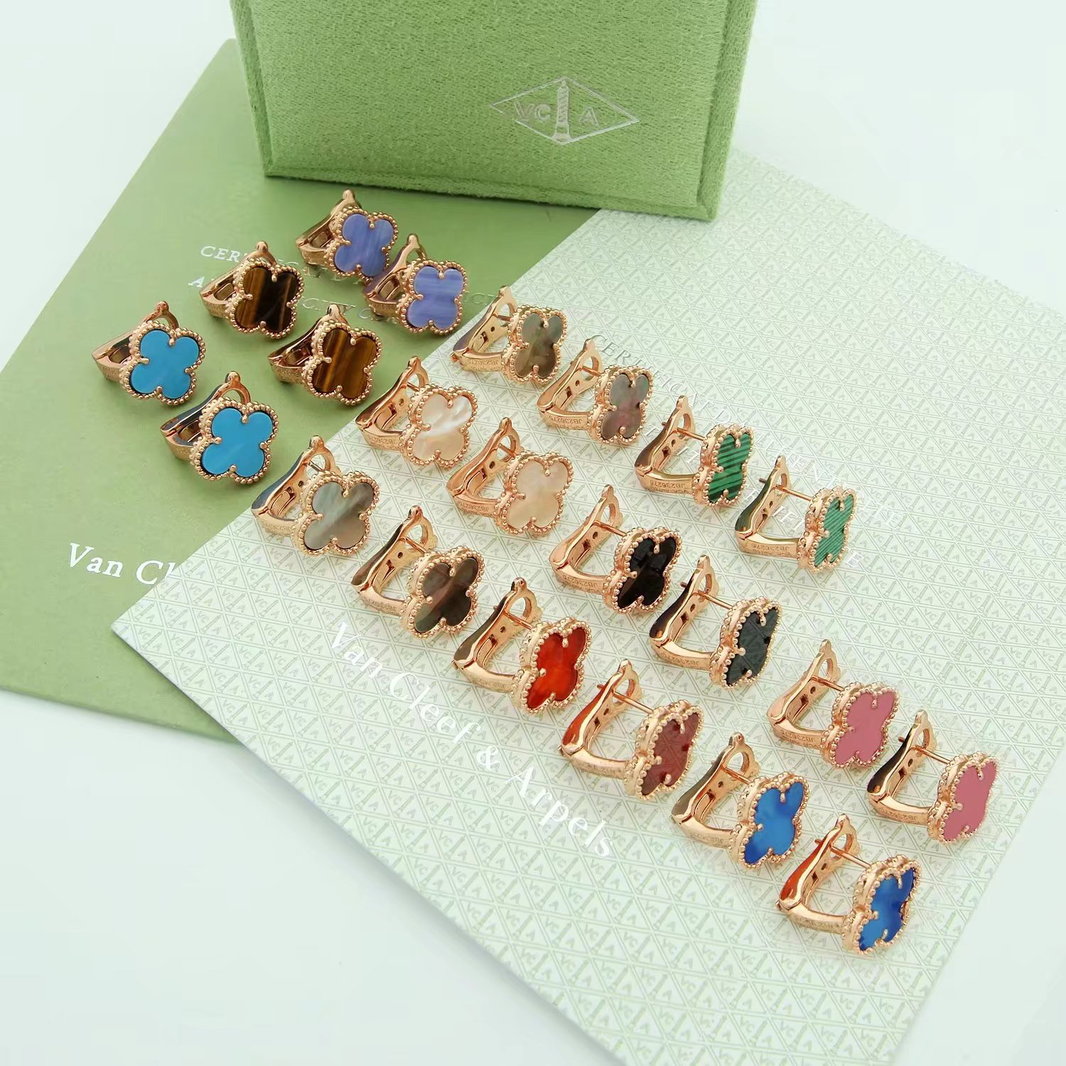 Van Cleef & Arpels earring-101