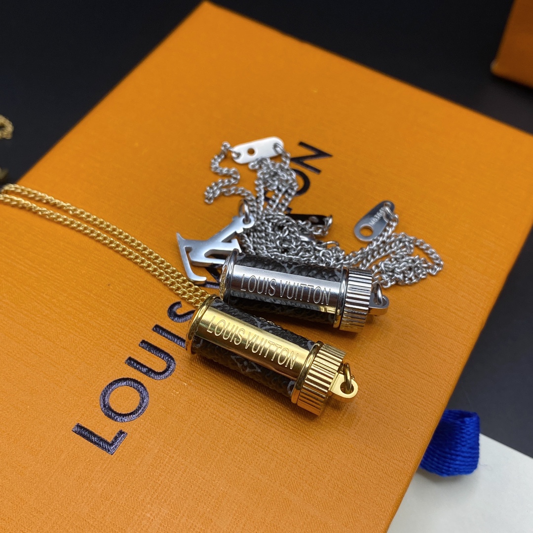 LV necklace-35