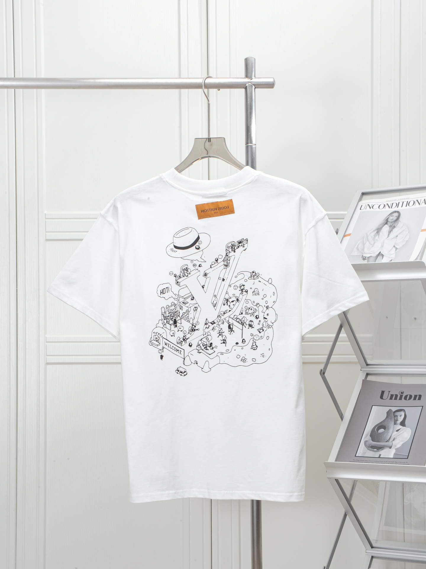 LV clothing-107