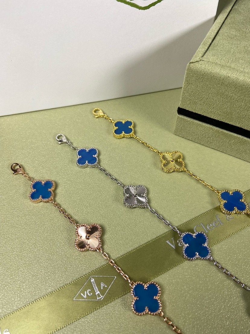 Van Cleef & Arpels Bracelet-128