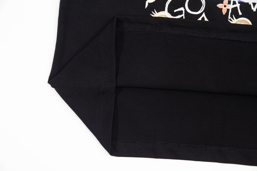 LV clothing-75