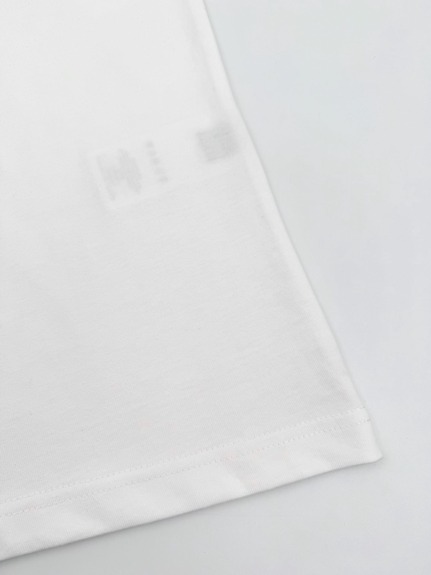 LV clothing-203