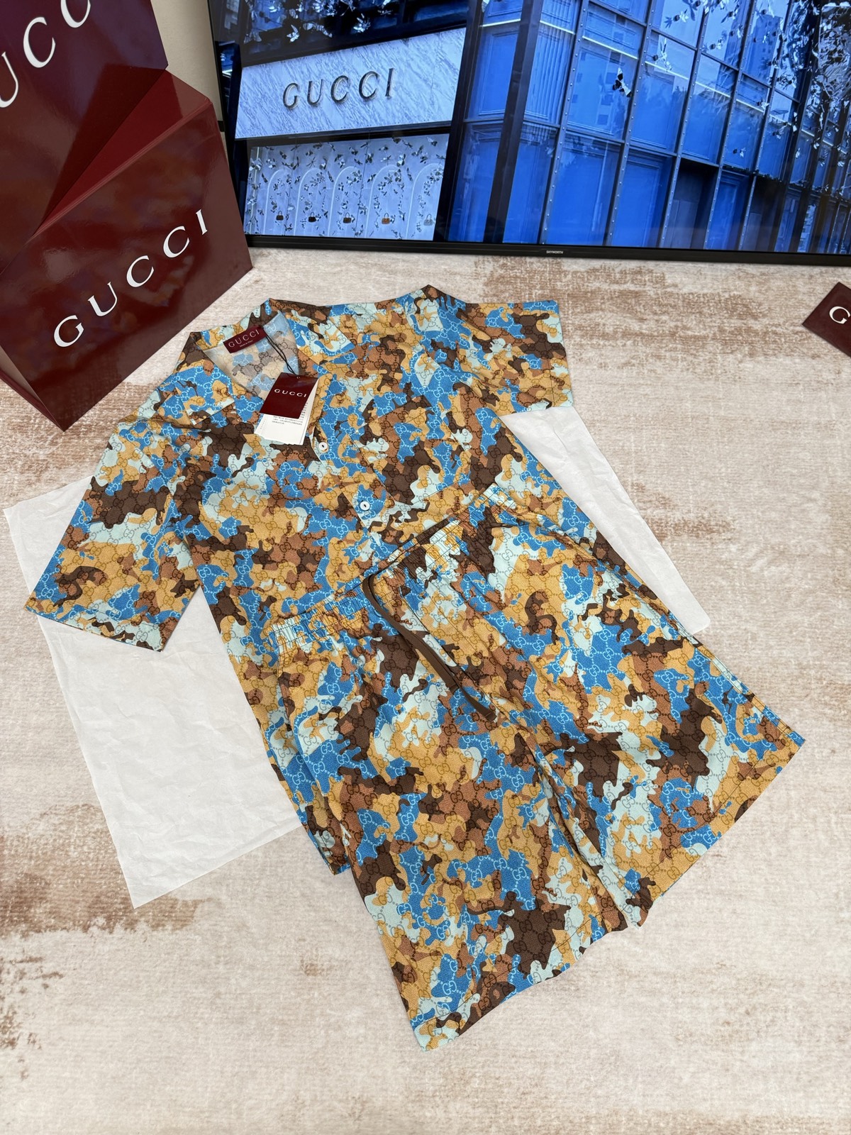 Gucci clothing-9