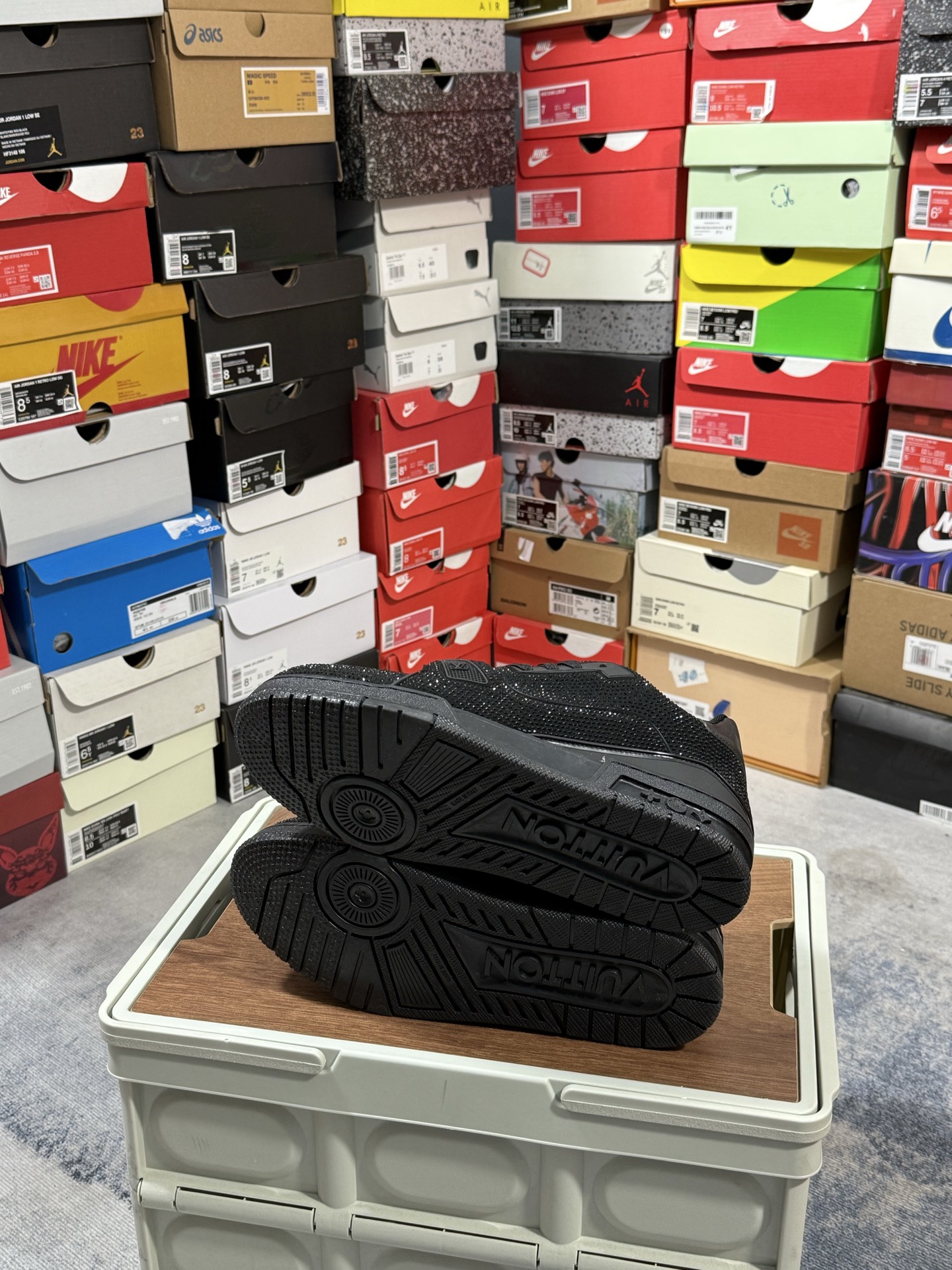 Lv Sneakers-114