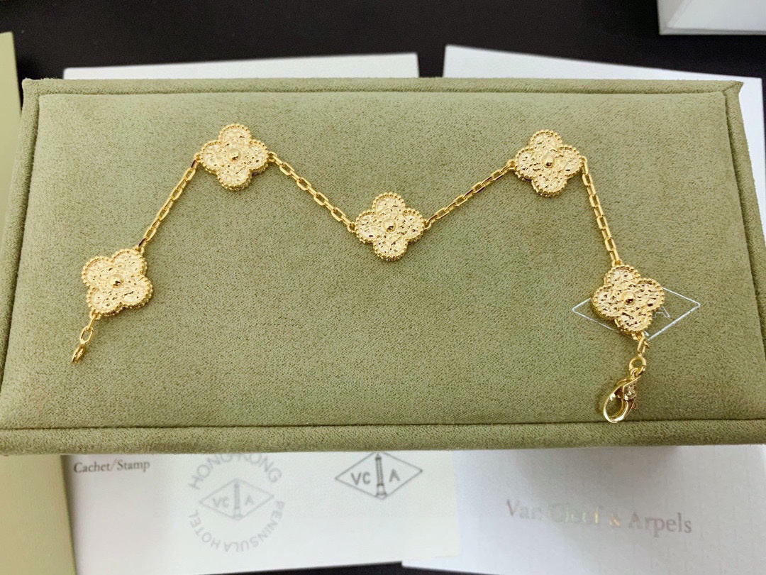 Van Cleef & Arpels Bracelet-54