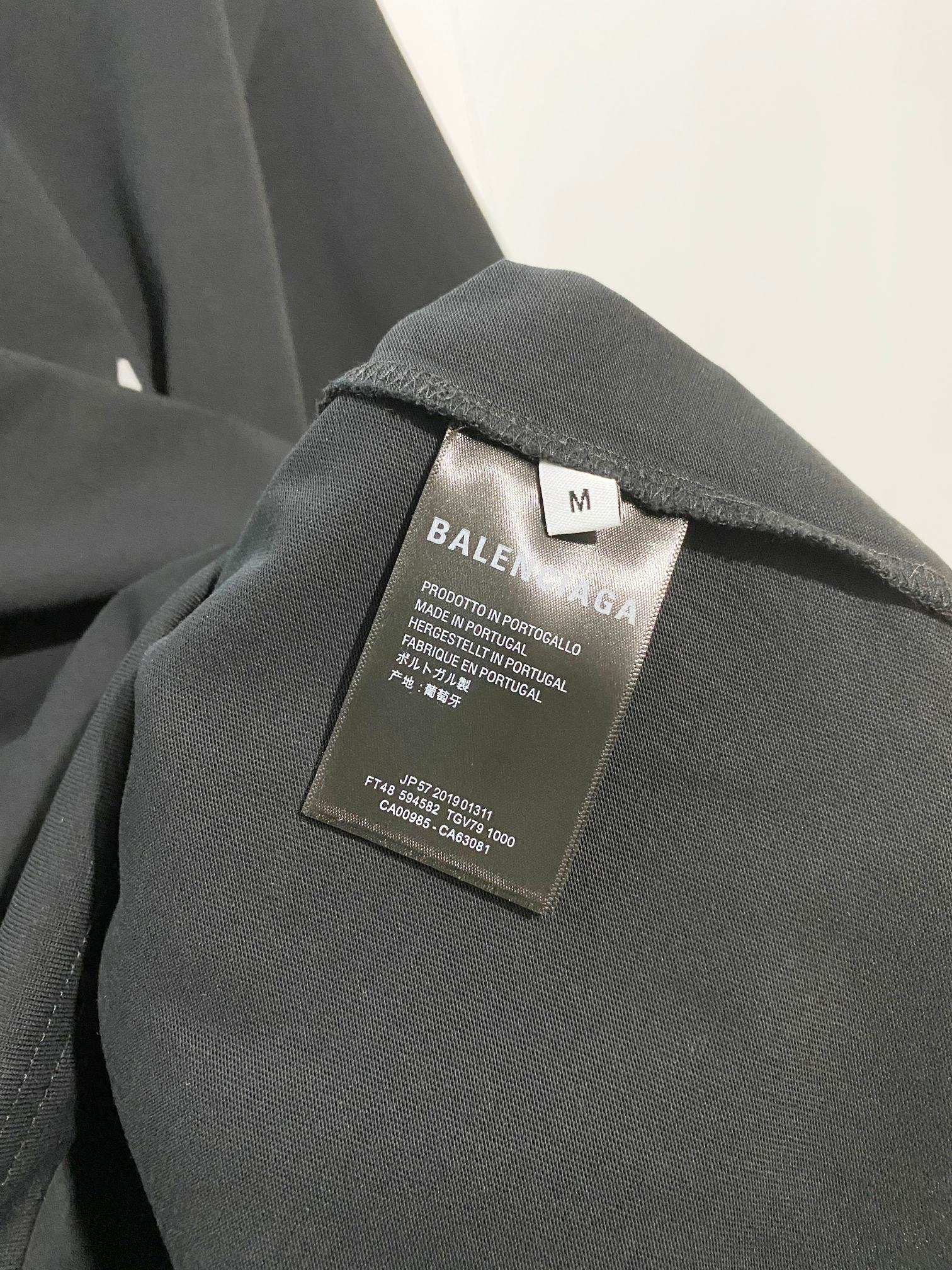 Balenciaga clothing-3