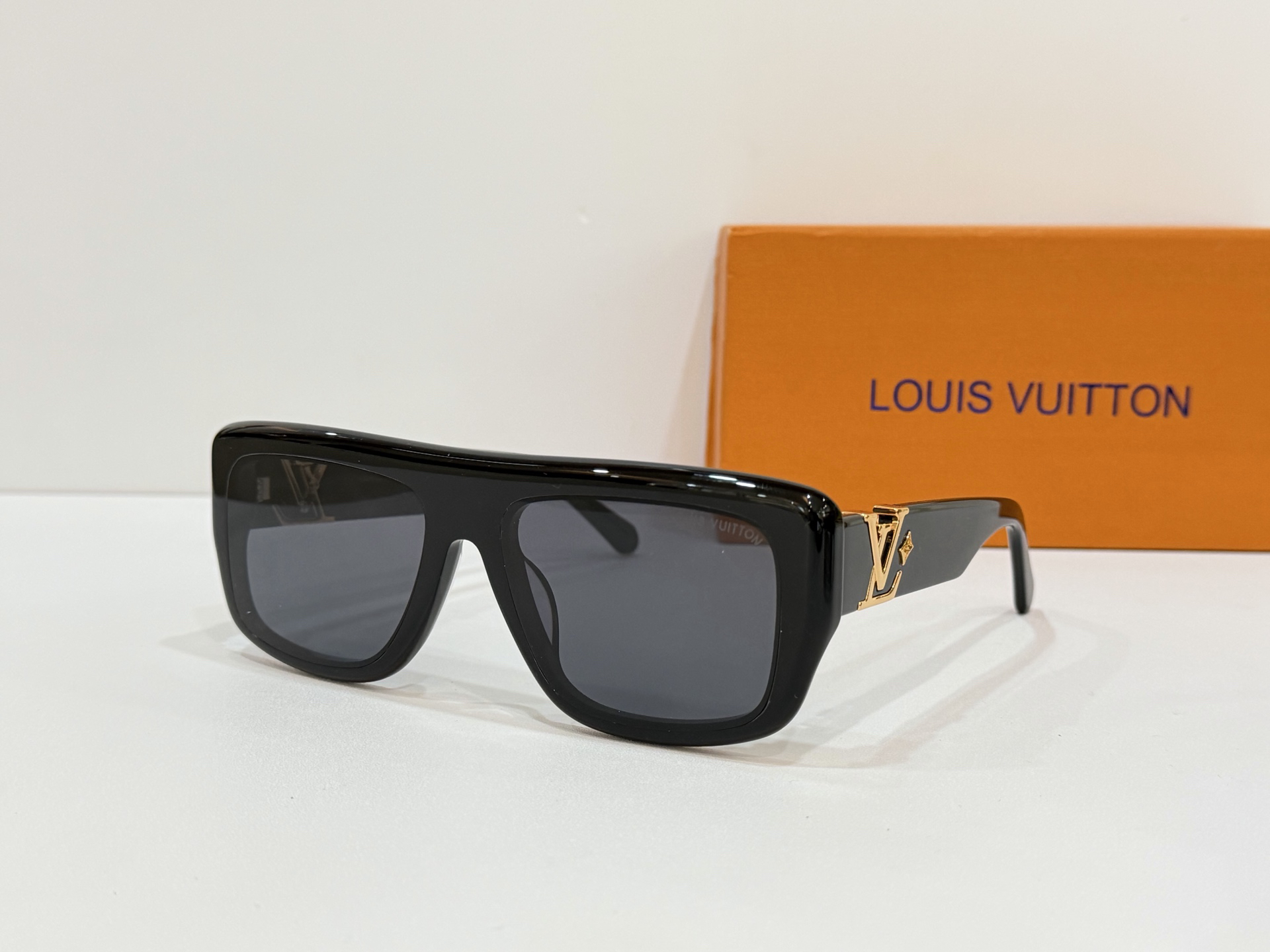 LV glasses-70