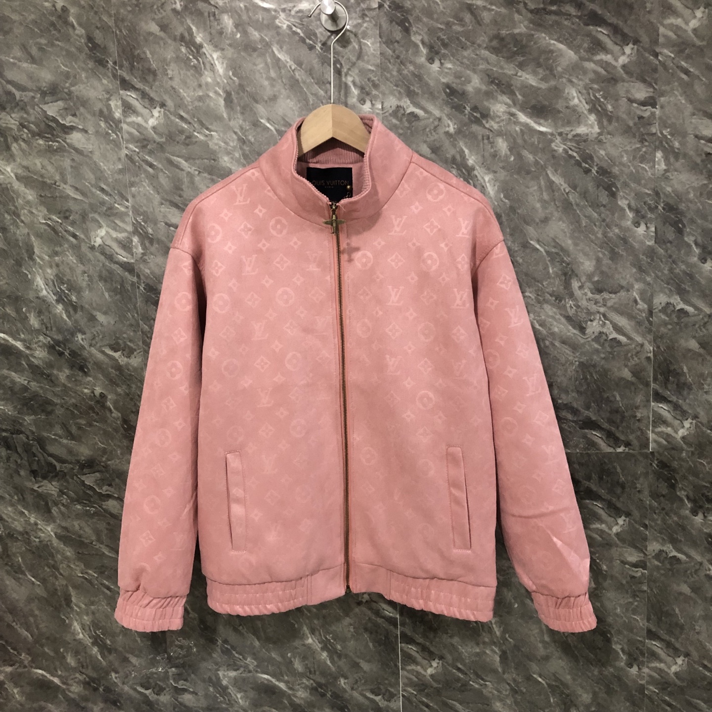 LV Clothing-275