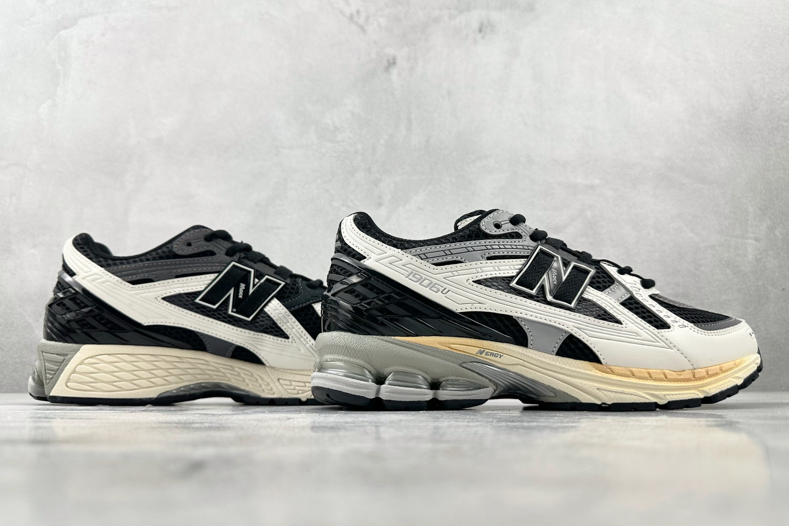 New Balance Sneakers-174