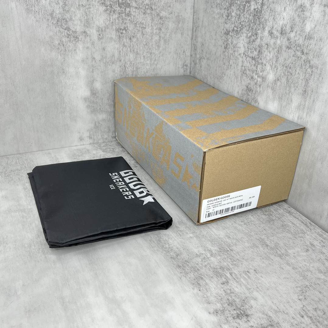 Golden Goose Sneakers-60