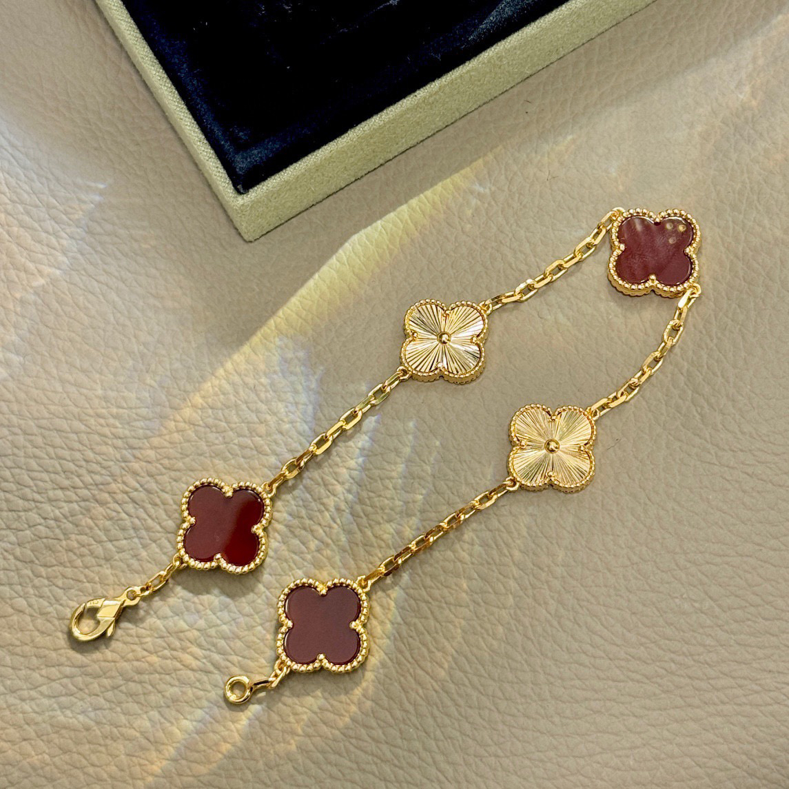 Van Cleef & Arpels Bracelet-90