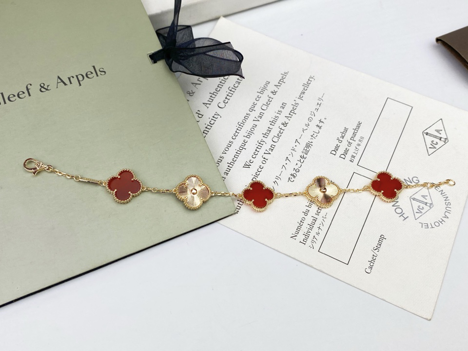 Van Cleef & Arpels Bracelet-61