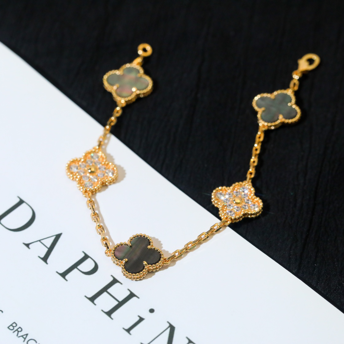 Van Cleef & Arpels Bracelet-75