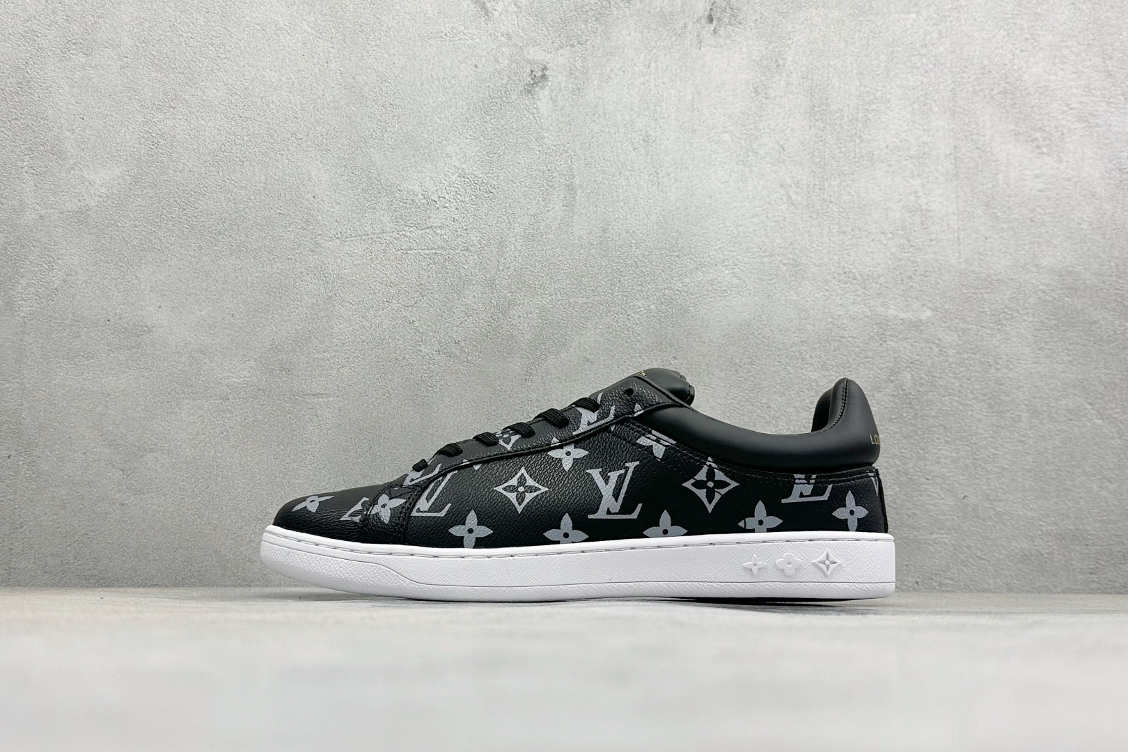 Lv Sneakers-252