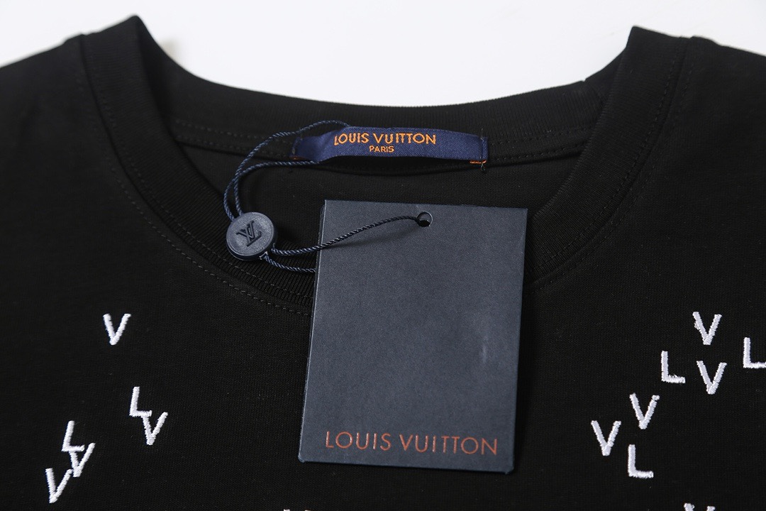 LV clothing-6