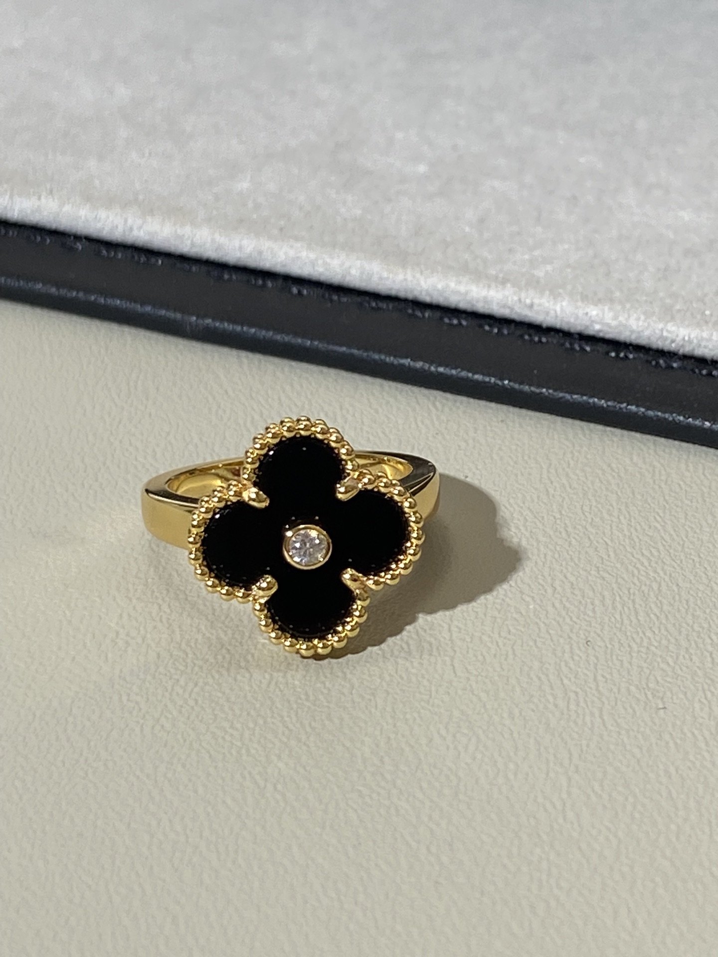 Van Cleef & Arpels ring-6