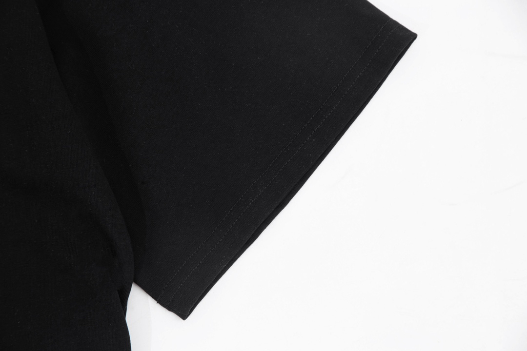 LV clothing-246