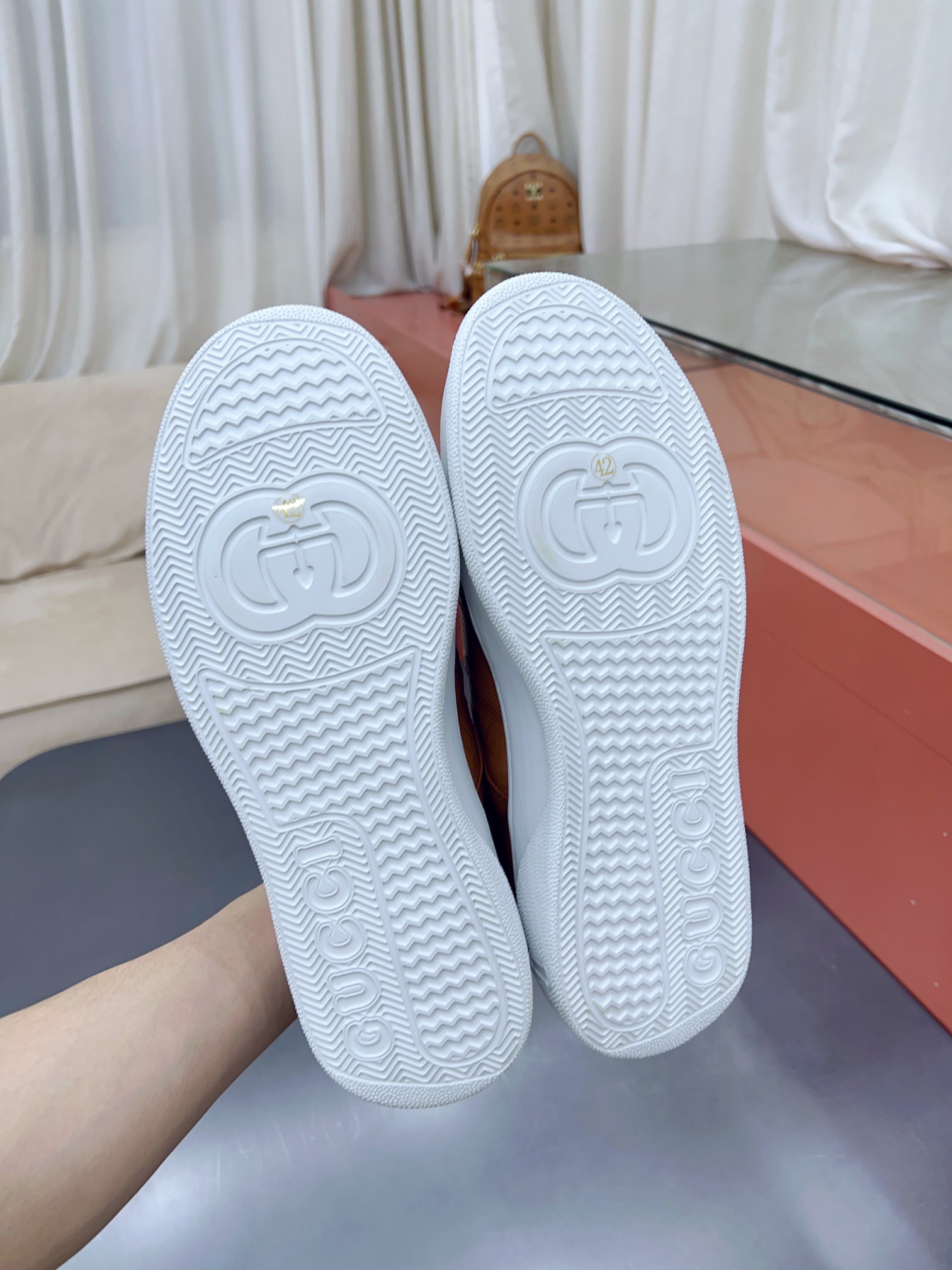 Gucci Sneakers-125