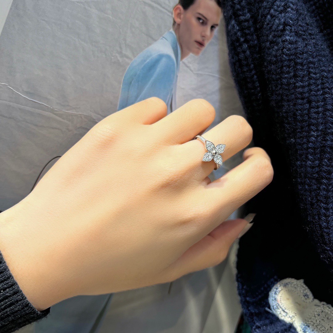 LV ring-23