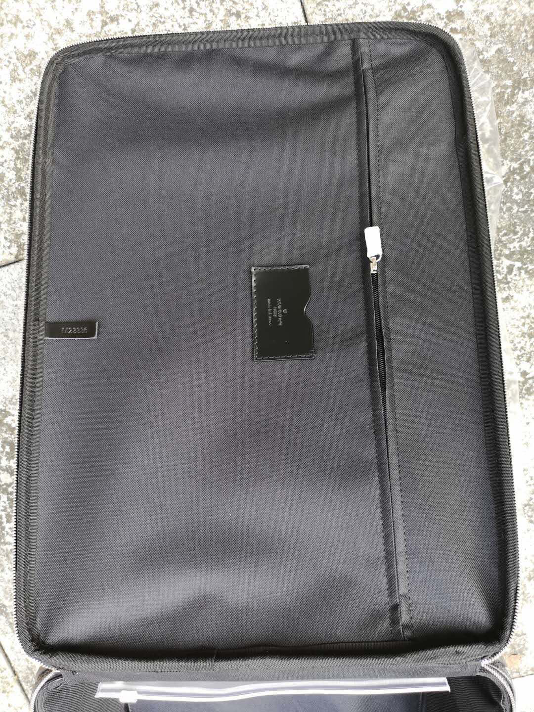LV luggage-92