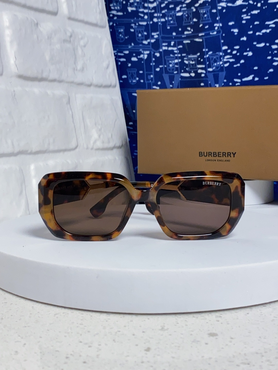 Burberry glasses-3