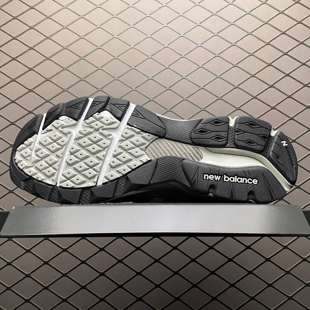 New Balance Sneakers-248