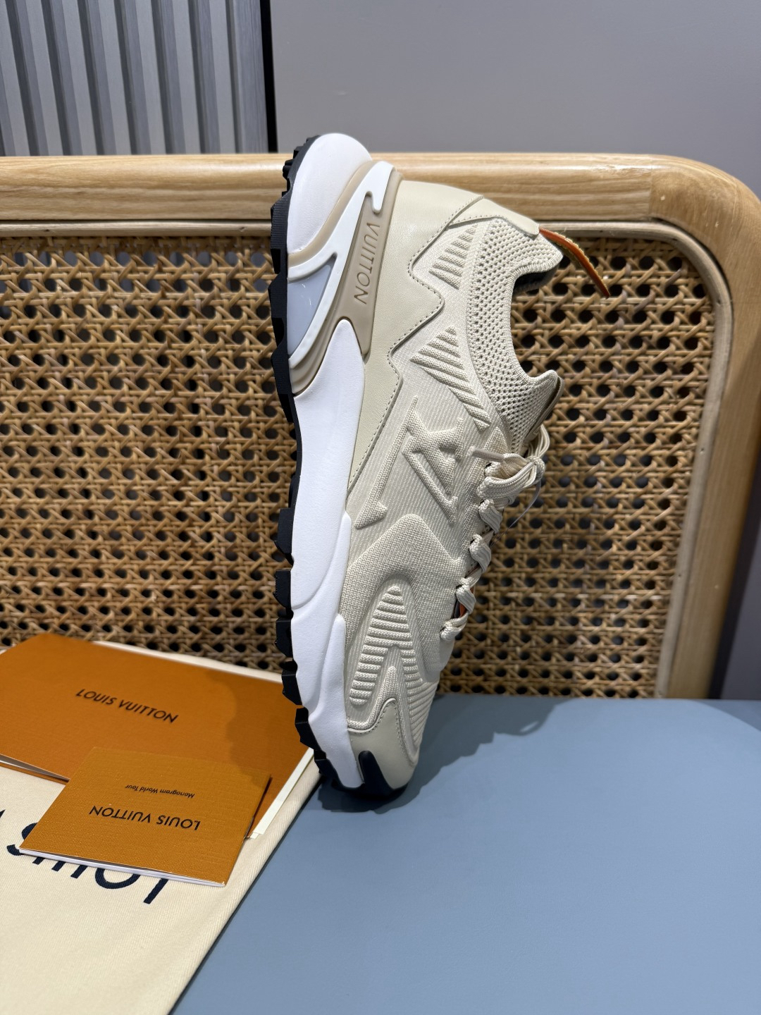 Lv Sneakers-187