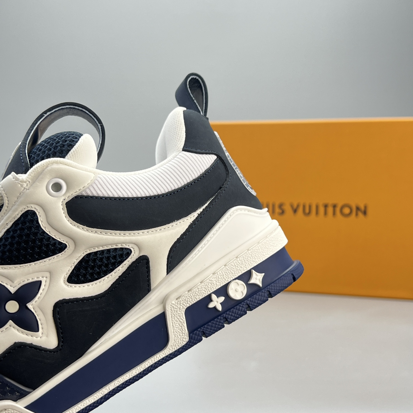 Lv Sneakers-125