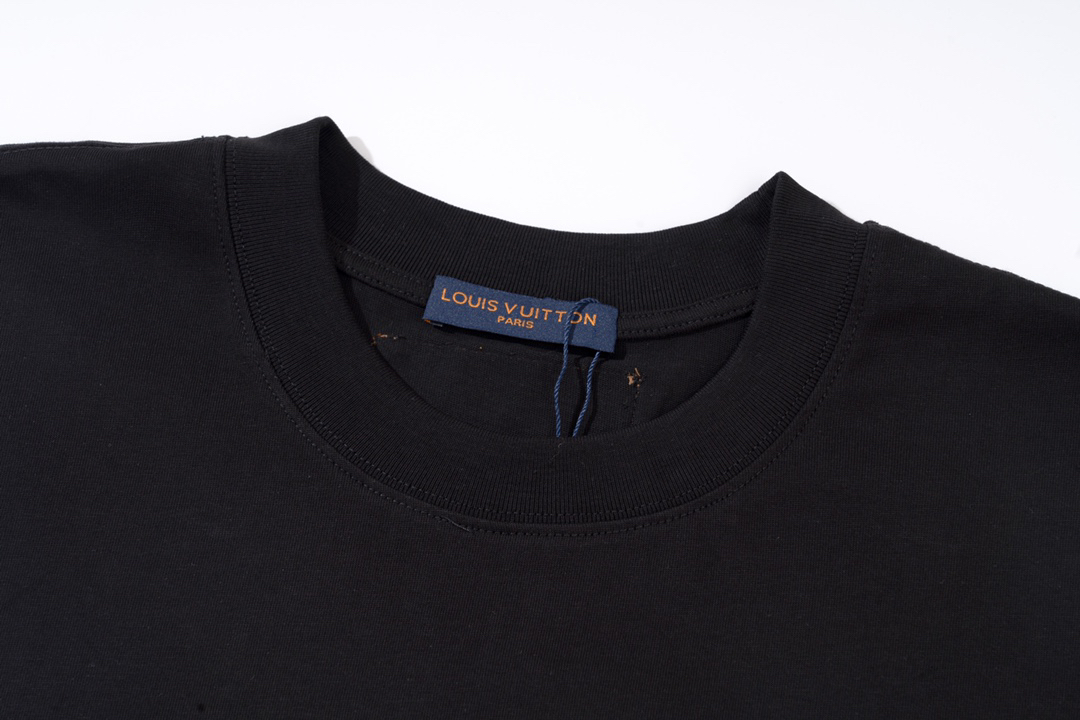 LV clothing-88