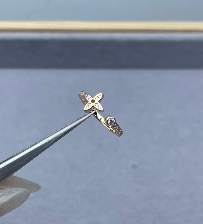 LV ring-49