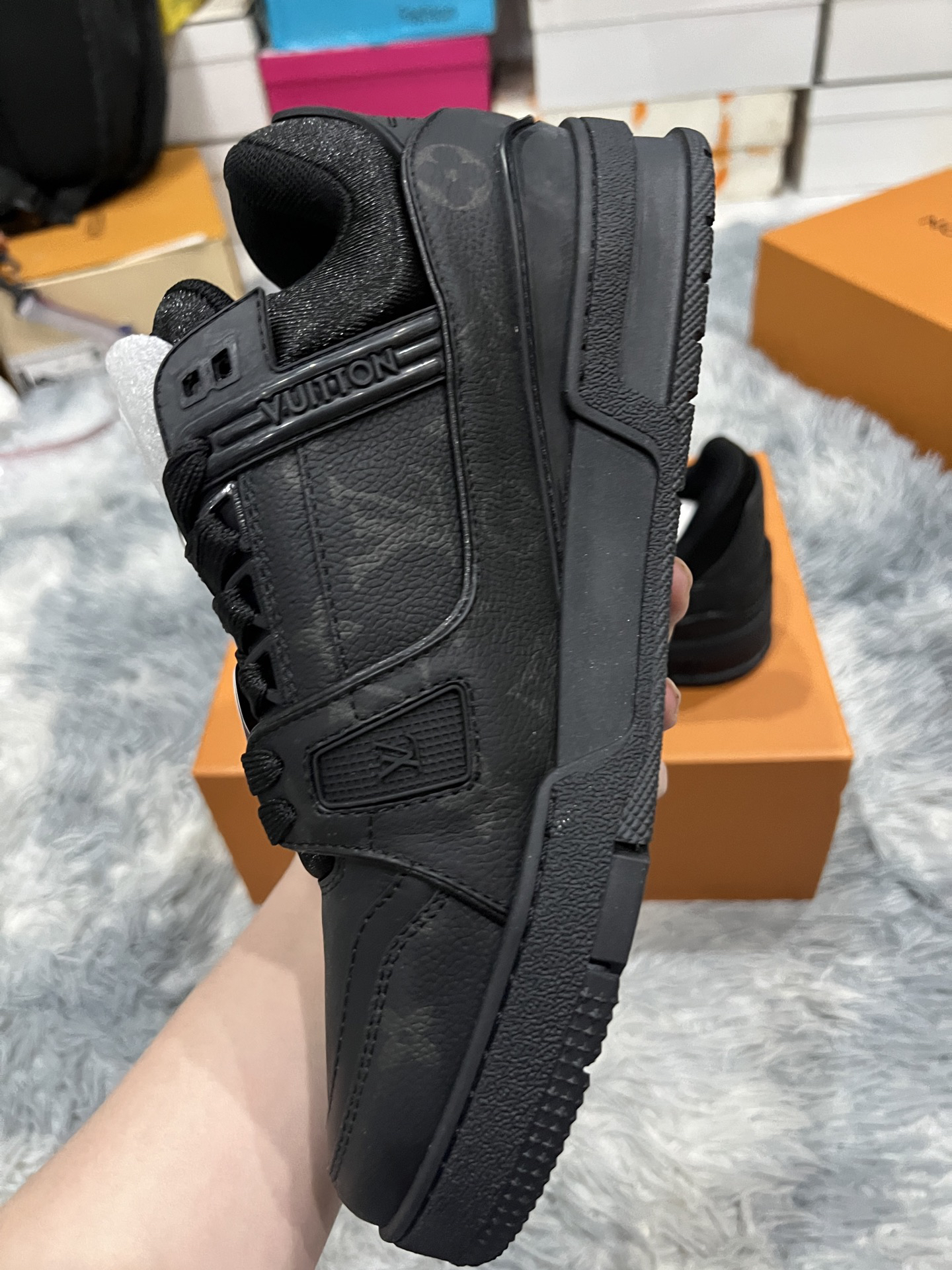 Lv Sneakers-81
