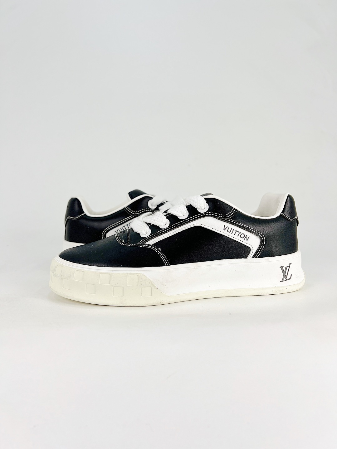 Lv Sneakers-162