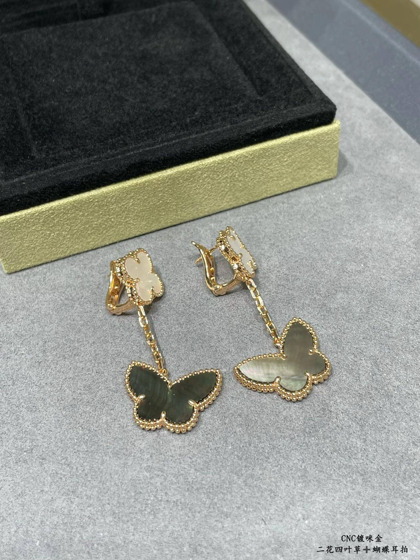 Van Cleef & Arpels earring-30