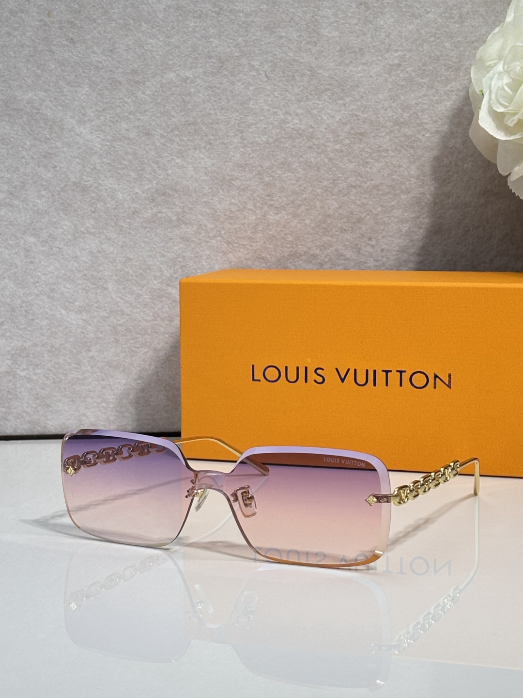 LV glasses-48