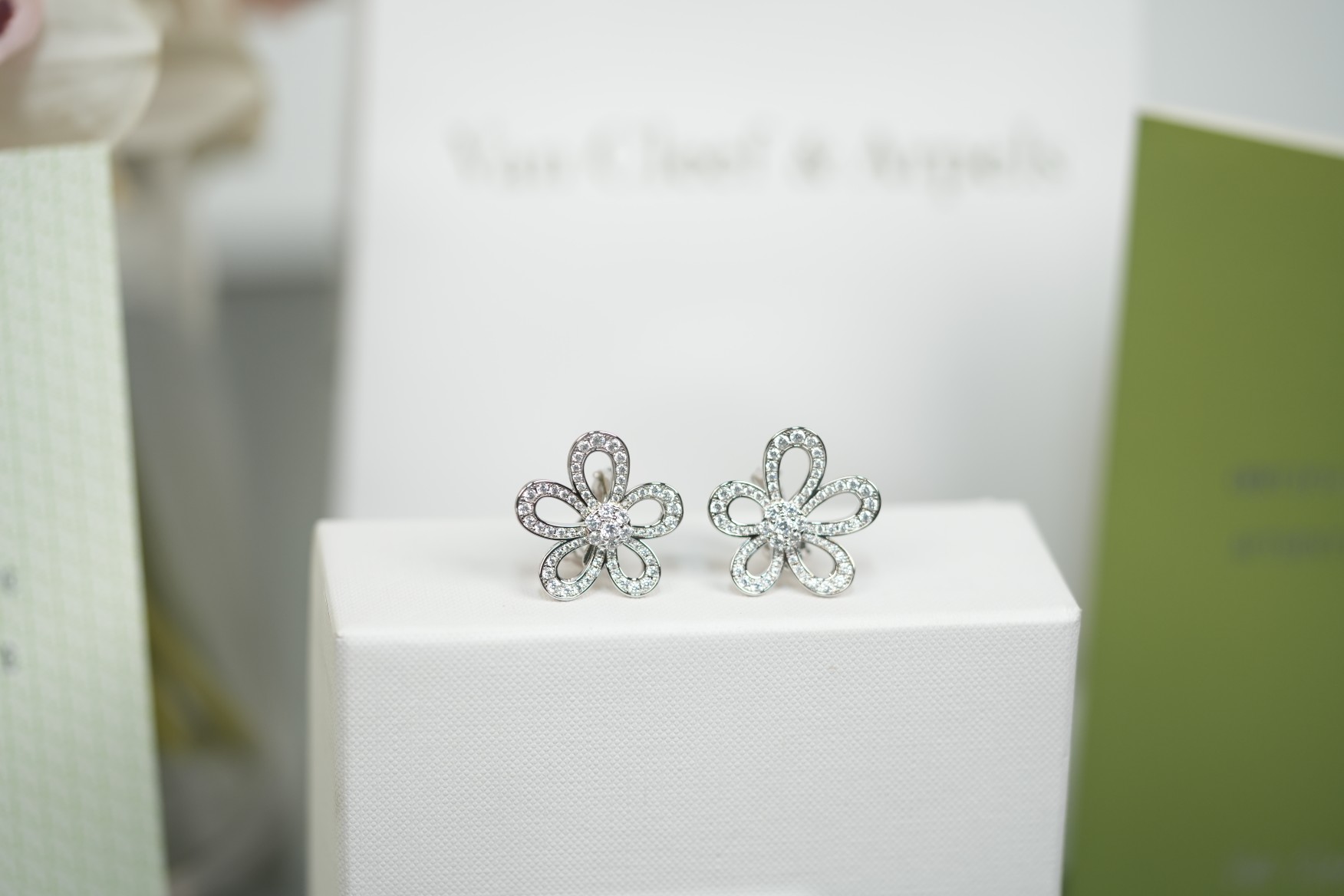 Van Cleef & Arpels necklace-81