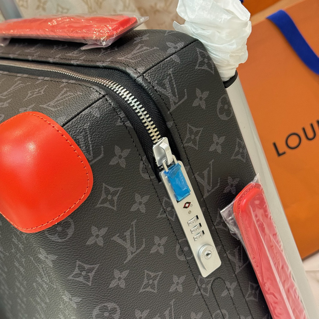 LV luggage-83